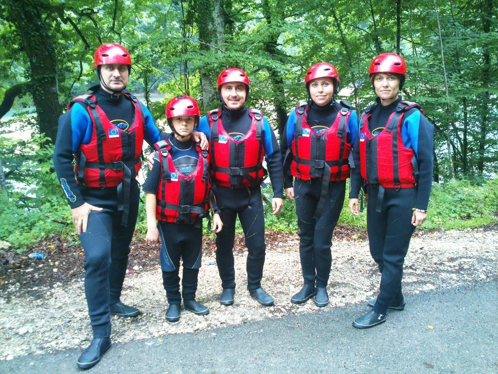 Rafting Camp Tara Center Tri Vodenice Bastasi ภายนอก รูปภาพ