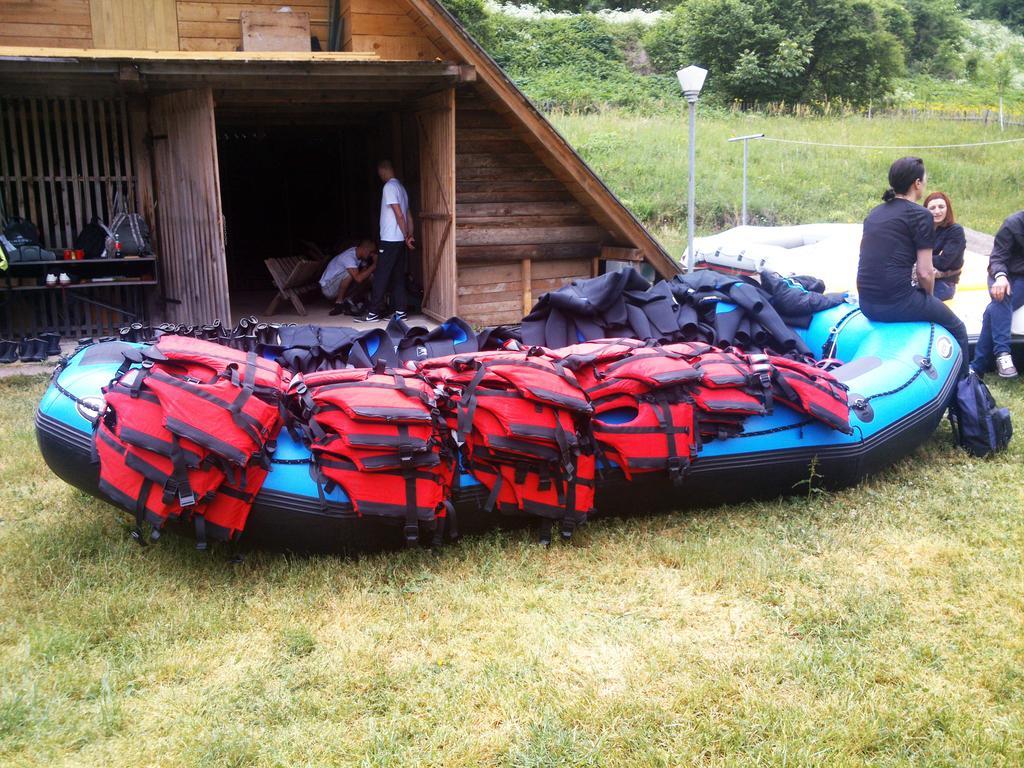 Rafting Camp Tara Center Tri Vodenice Bastasi ภายนอก รูปภาพ