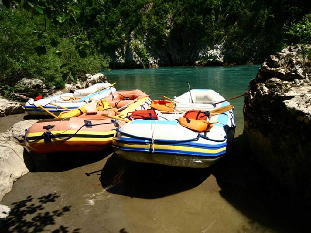 Rafting Camp Tara Center Tri Vodenice Bastasi ภายนอก รูปภาพ